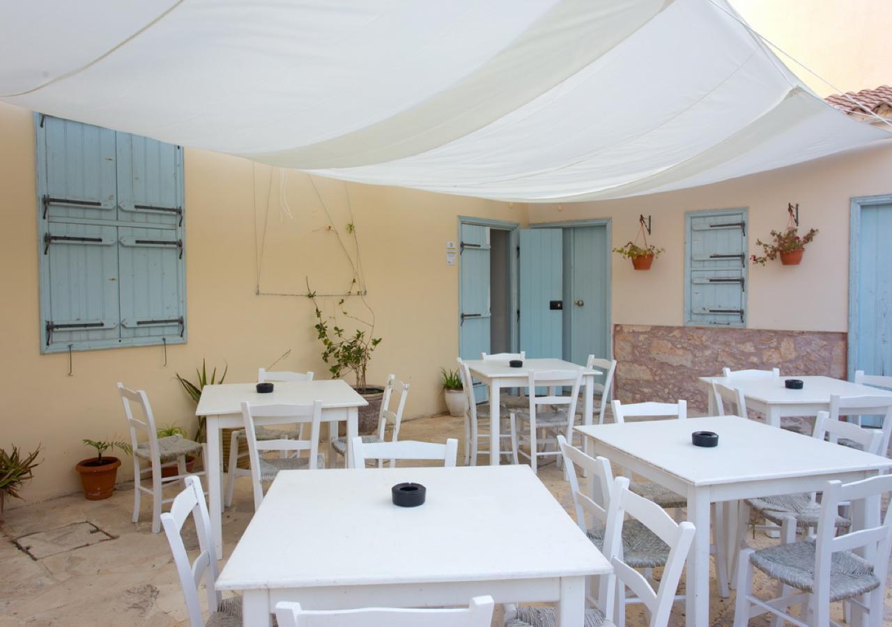 Shongas Inn Dherinia Exterior photo